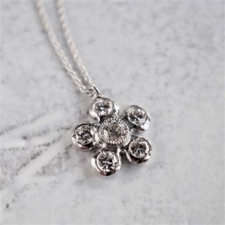 Diamond flower necklace