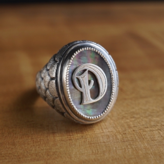 Signet ring