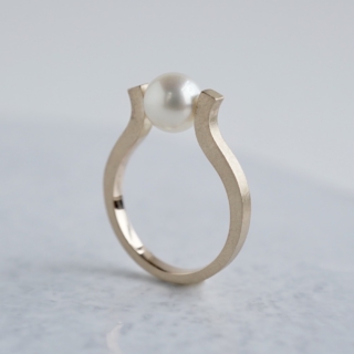 Pearl ring