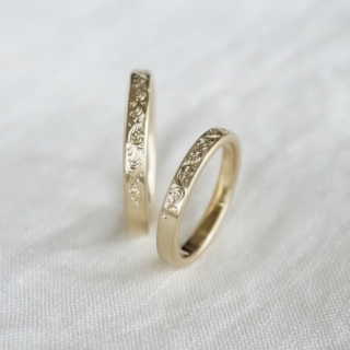 Arabesque pattern flat band