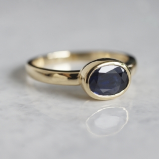 Blue sapphire ring